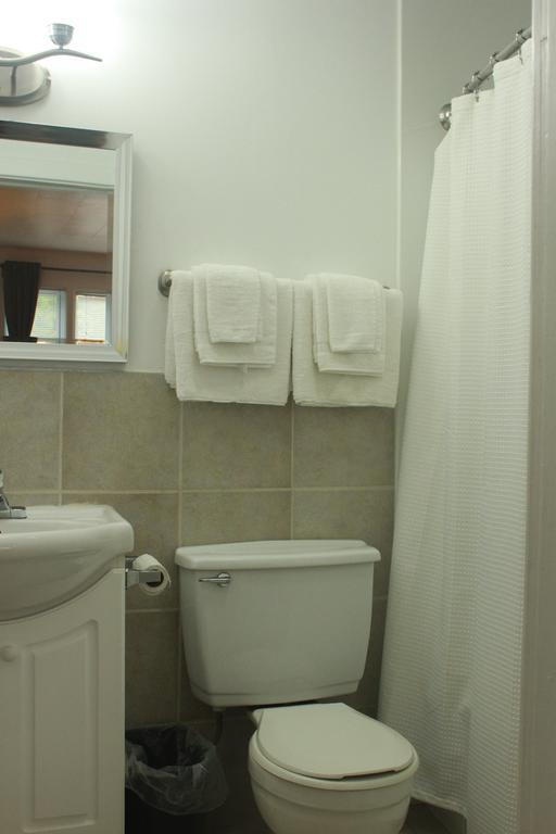 New Rockland Motel Bobcaygeon Zewnętrze zdjęcie