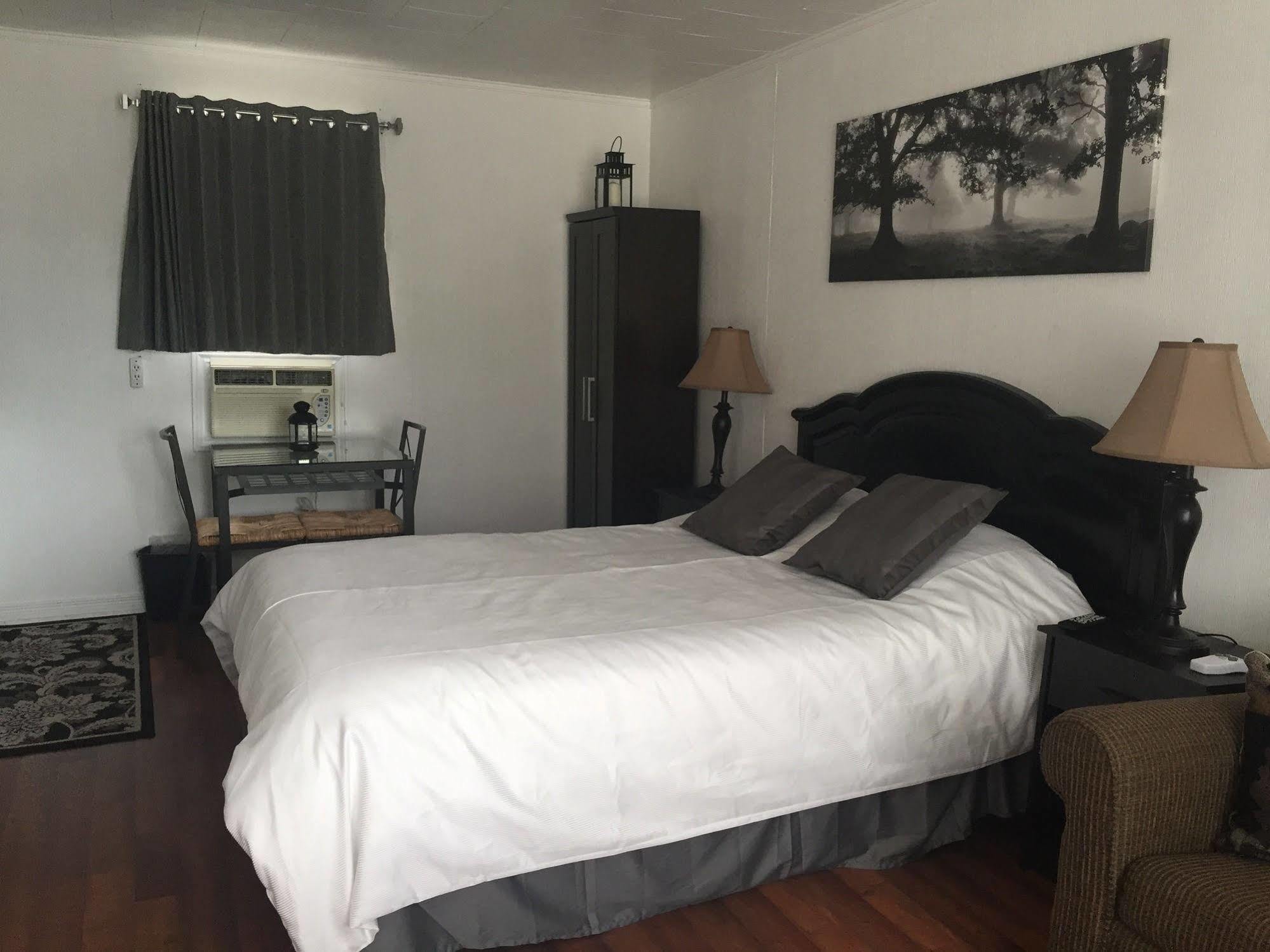 New Rockland Motel Bobcaygeon Zewnętrze zdjęcie